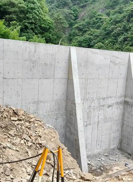 滁州定远县重力式挡土墙